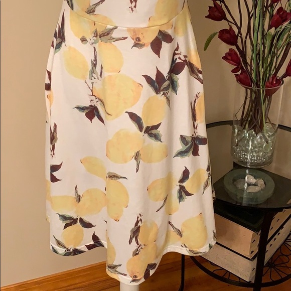 Adorable Lemon Print Sundress, Size Small - Picture 3 of 9